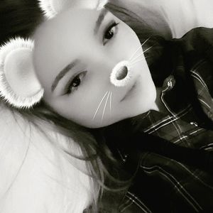 Meet your Posher, Alicia